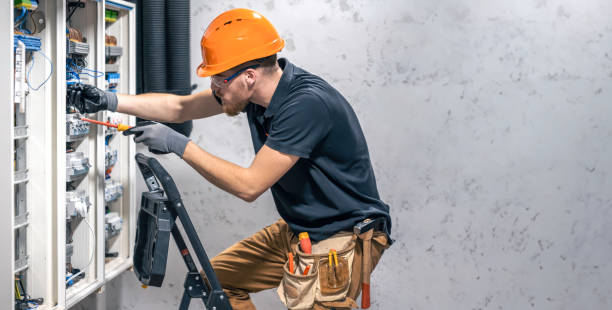 Best Commercial Electrician Services  in Maryland Heights, MO